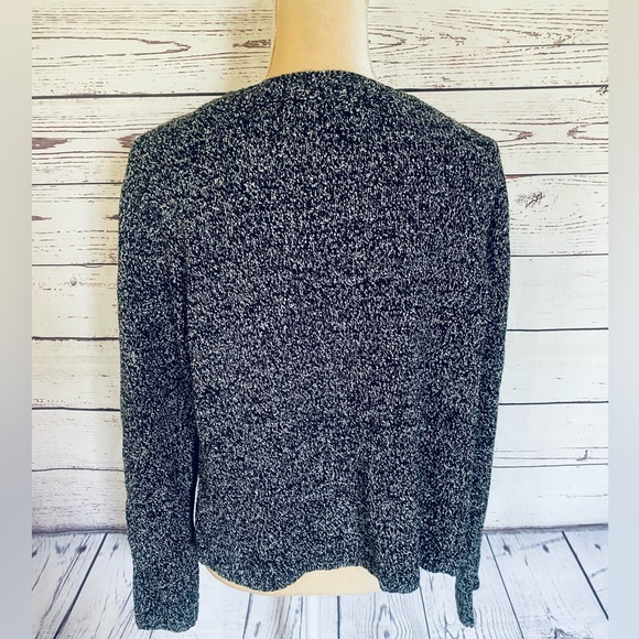 Women’s Large Sweater Cardigan Covington Gray Silver Threading Hook Close Knit - Picture 6 of 11